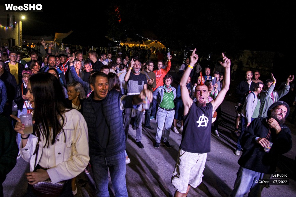 45/49 photos du spectacle Illuminés 2022 J1 Ambiance et staff