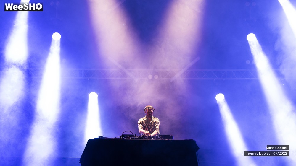 2/6 photos du spectacle Mass Control