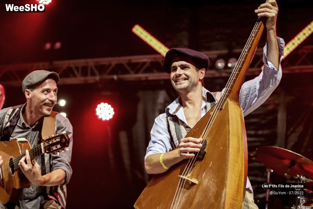 21/84 photos du spectacle Les P'tits Fils de Jeanine