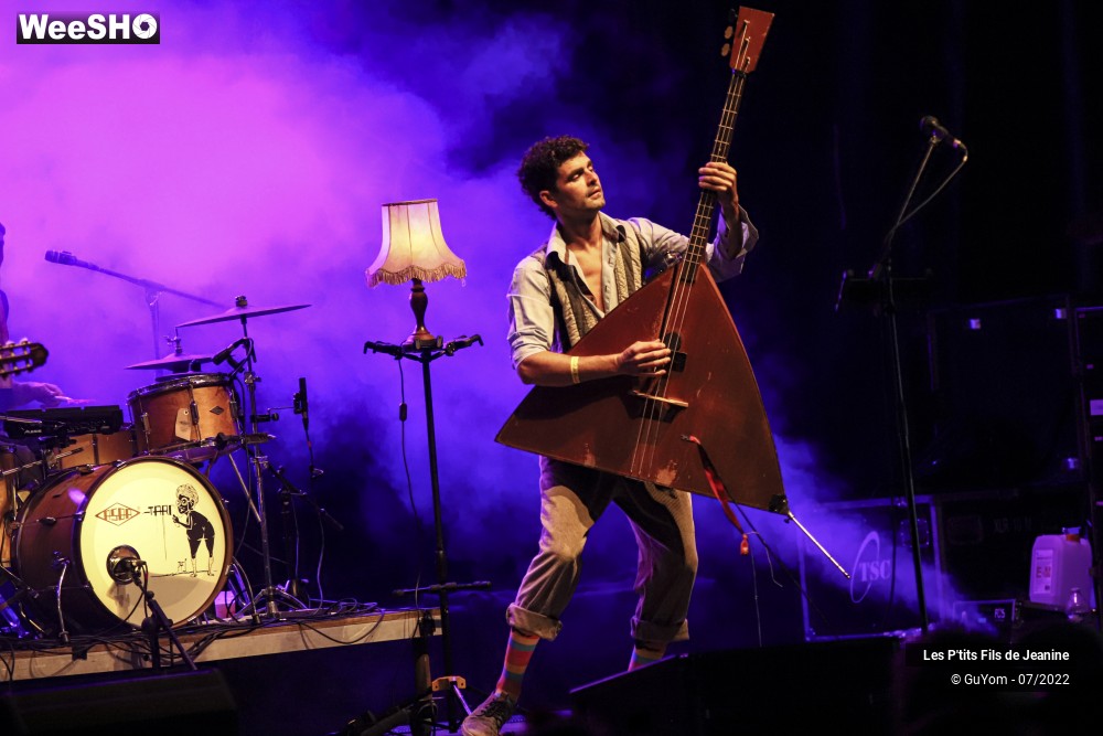 31/84 photos du spectacle Les P'tits Fils de Jeanine