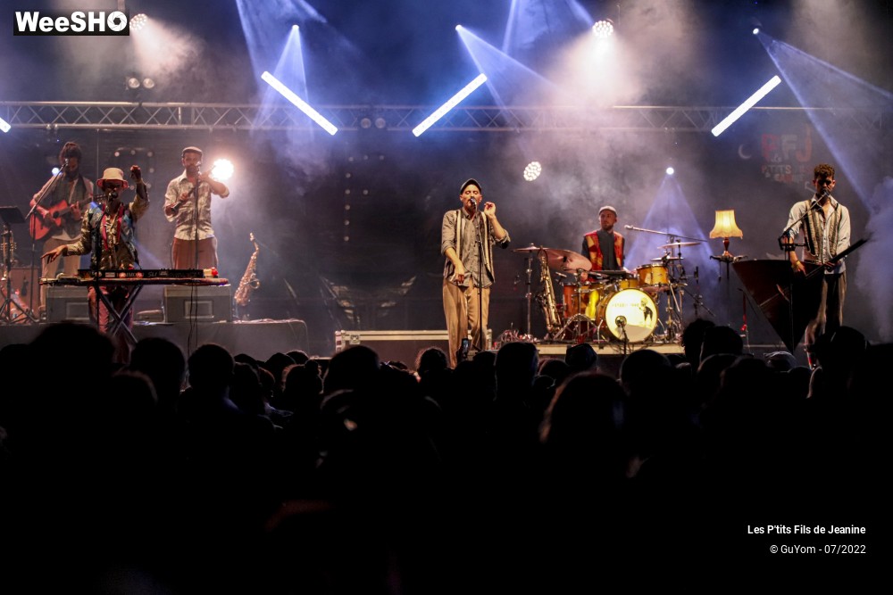 39/84 photos du spectacle Les P'tits Fils de Jeanine