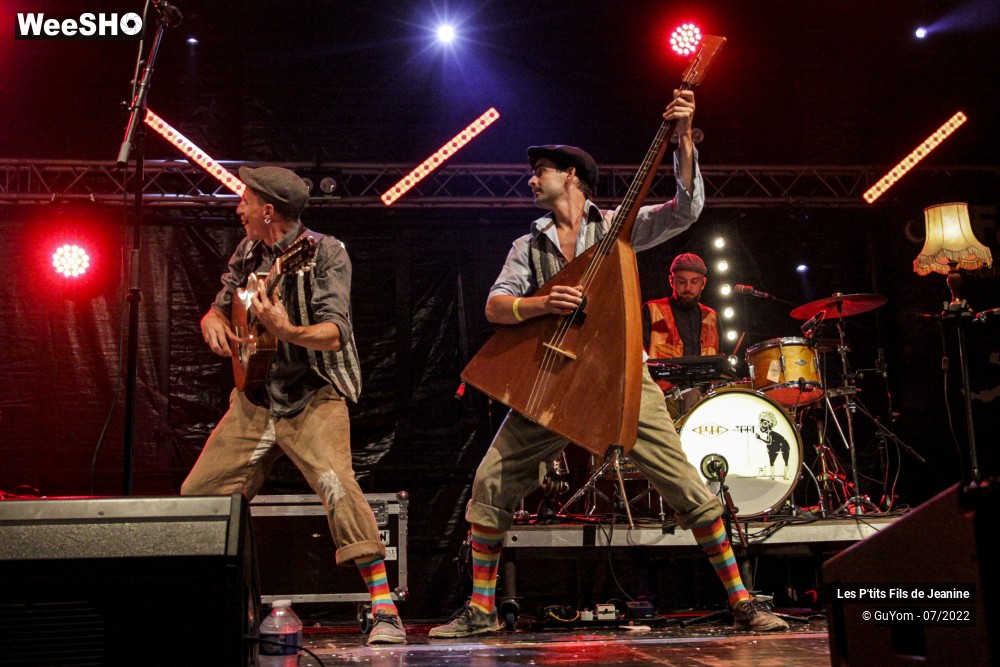 52/84 photos du spectacle Les P'tits Fils de Jeanine