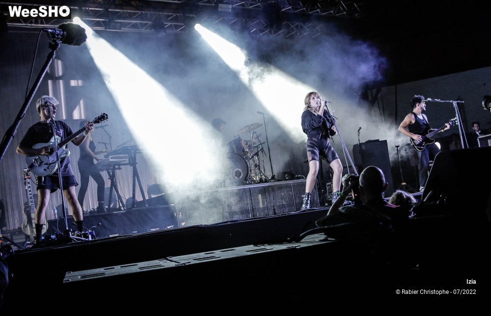 14/27 photos du spectacle Izia