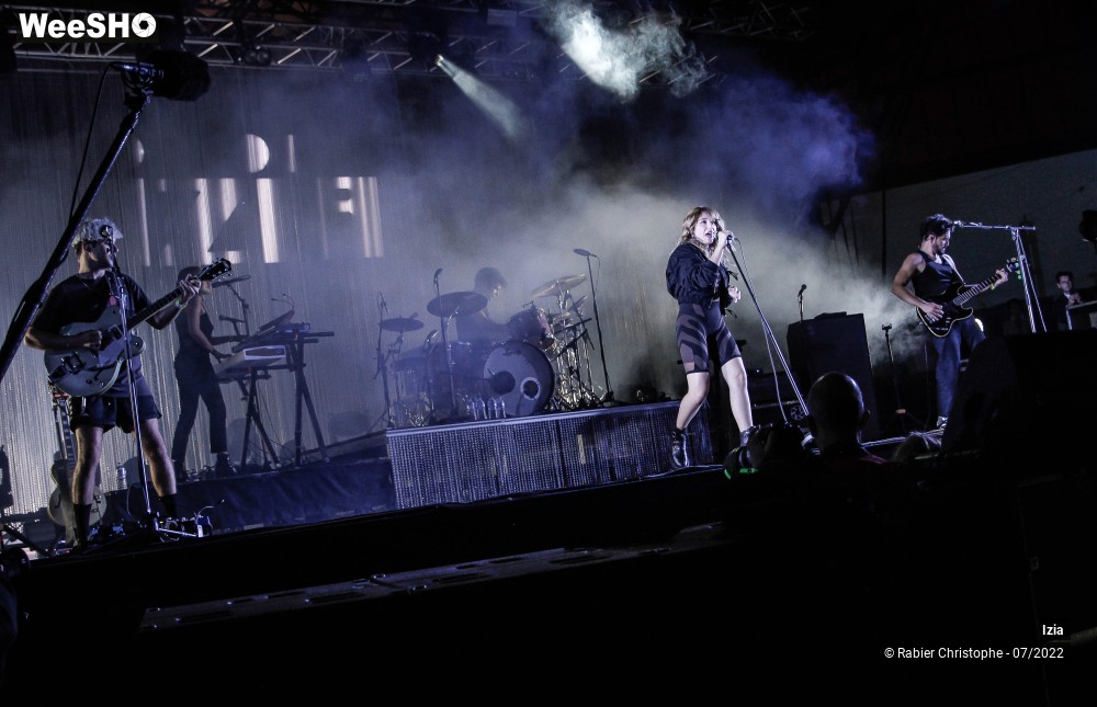 15/27 photos du spectacle Izia