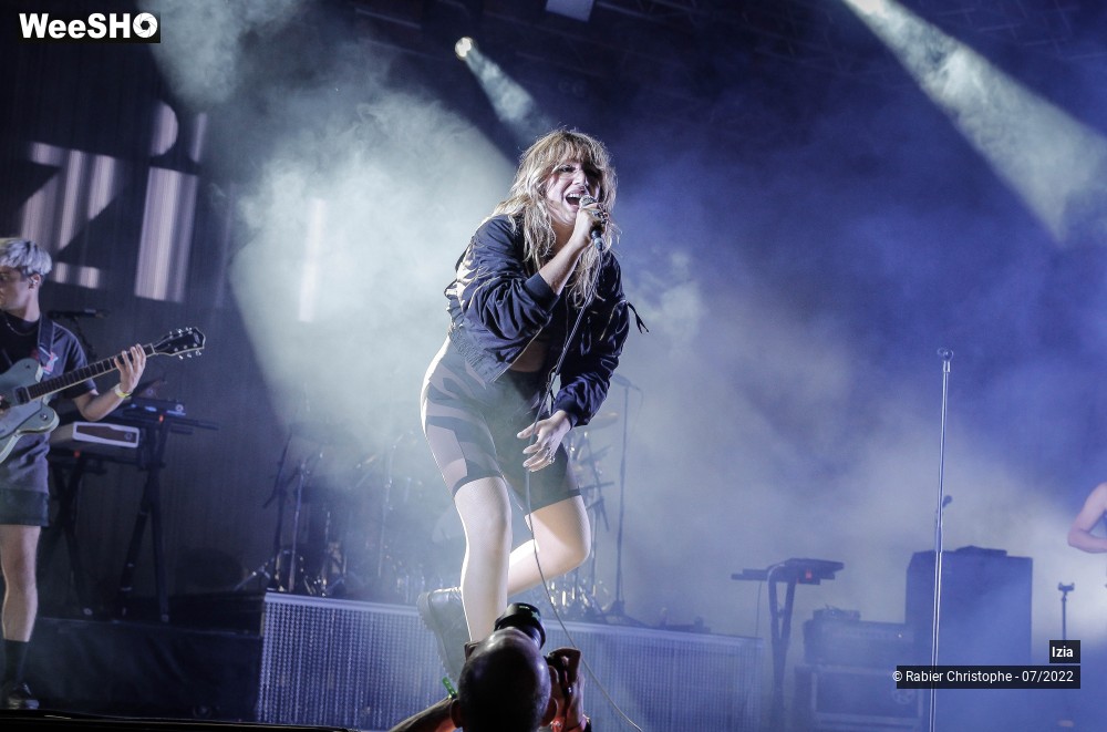 16/27 photos du spectacle Izia