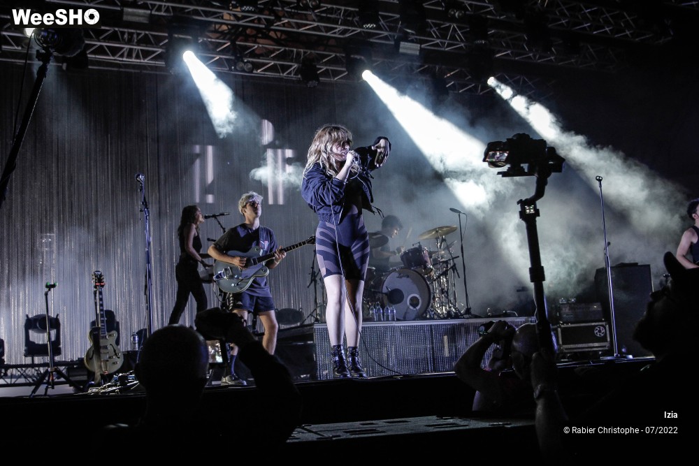 20/27 photos du spectacle Izia
