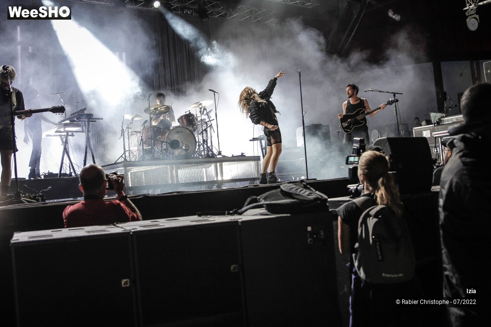 22/27 photos du spectacle Izia