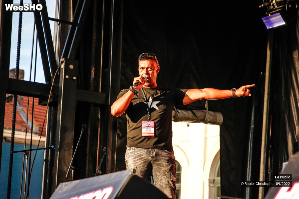 7/33 photos du spectacle Ambiance au Horizon Music Live