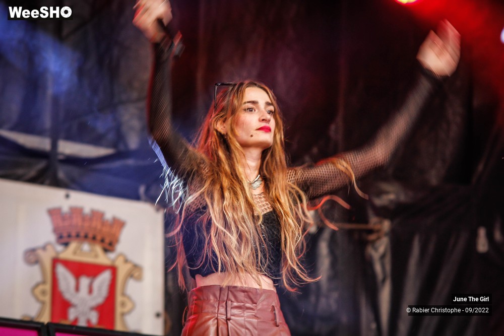 5/15 photos du spectacle June the Girl