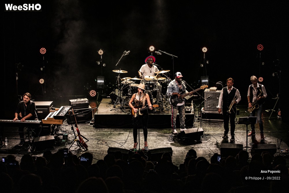 11/41 photos du spectacle Ana Popovic