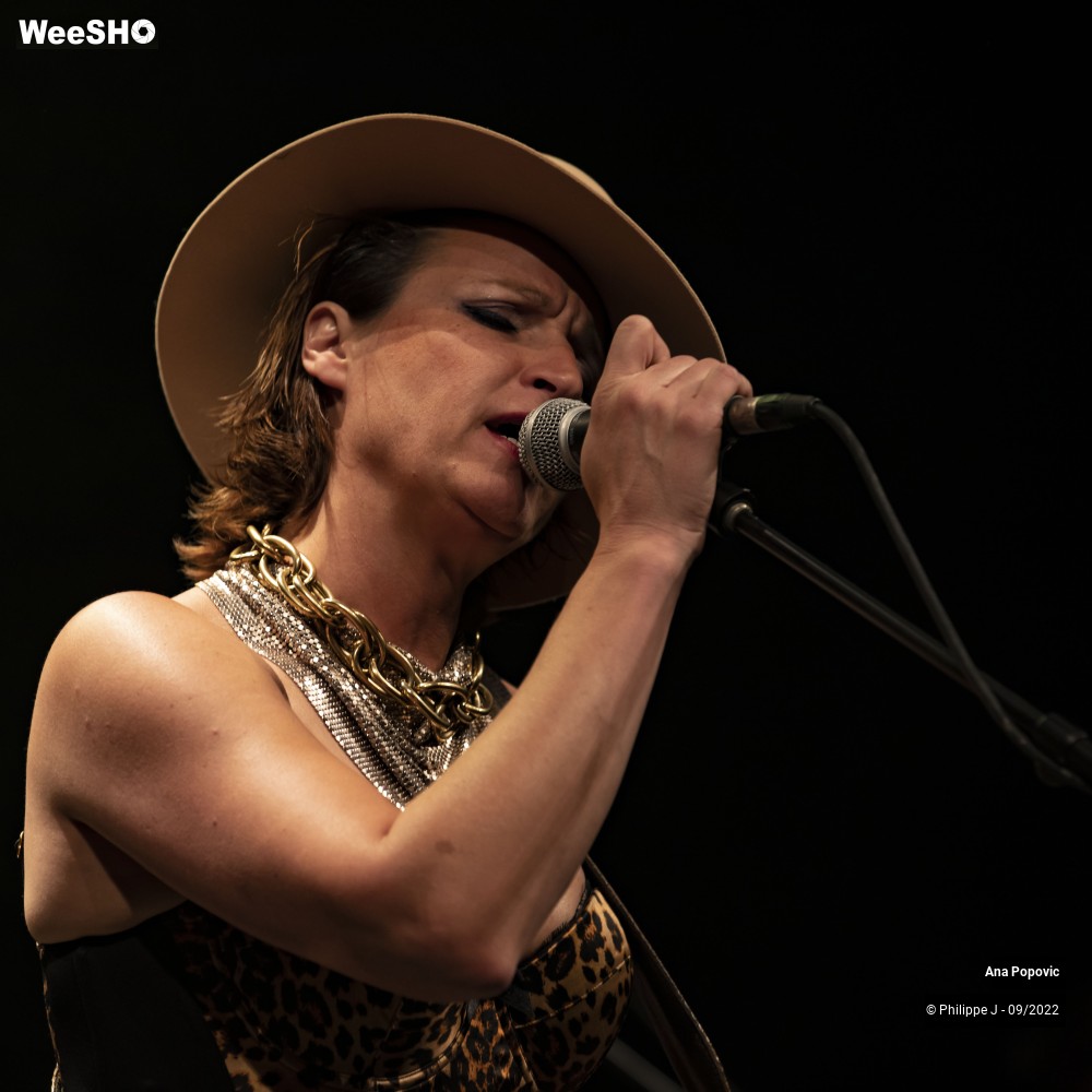 12/41 photos du spectacle Ana Popovic