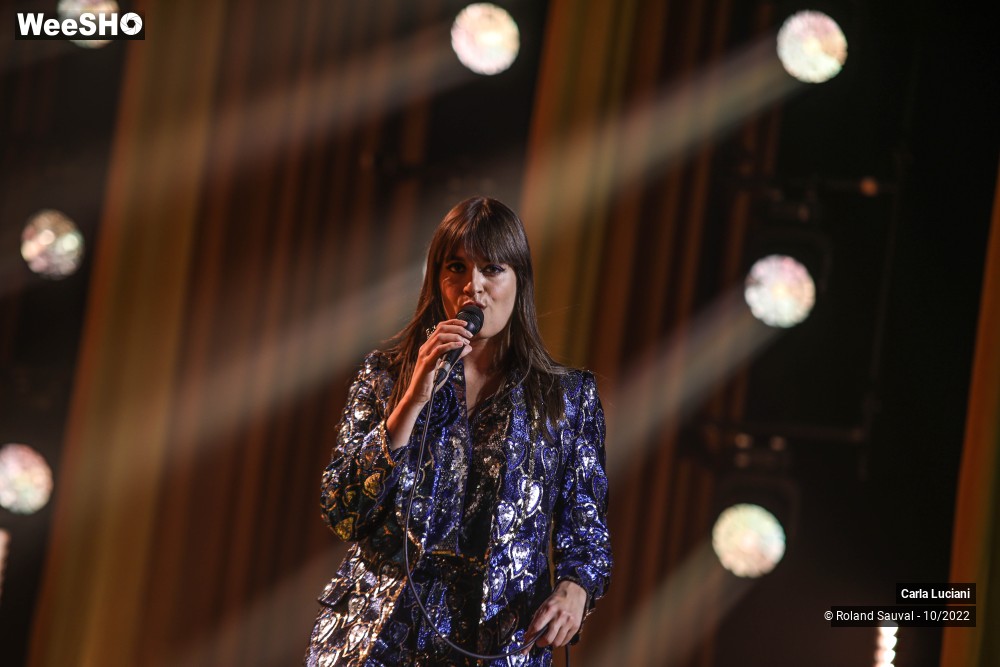 22/37 photos du spectacle Clara Luciani