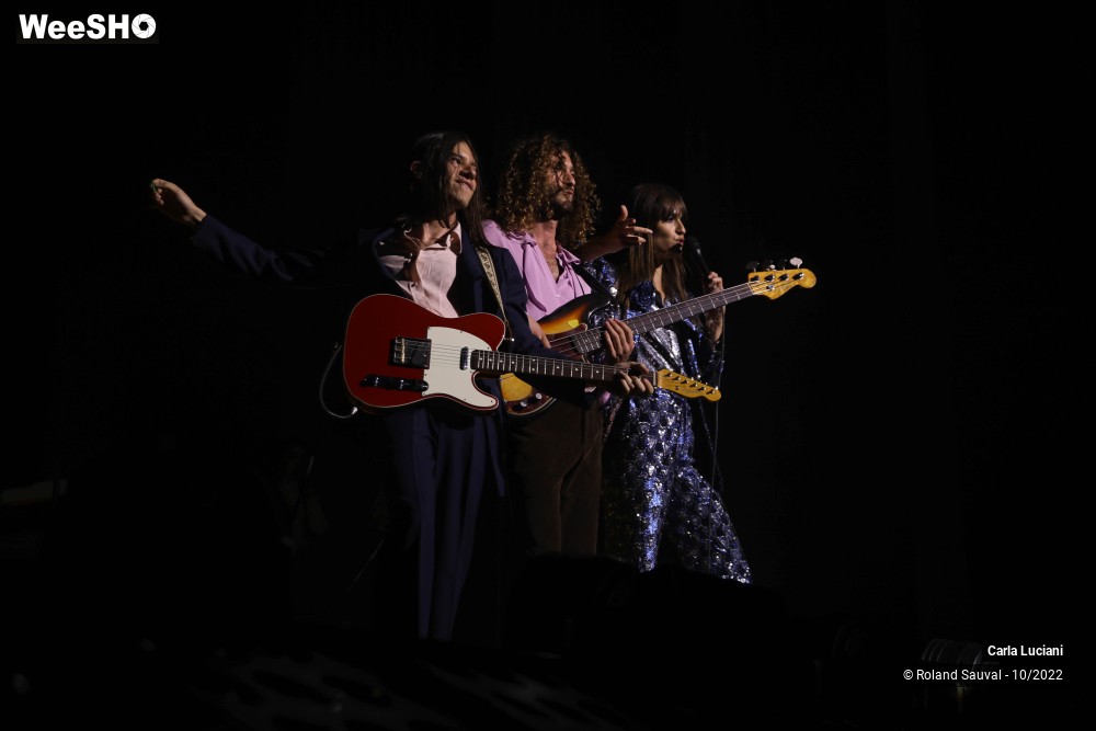 29/37 photos du spectacle Clara Luciani