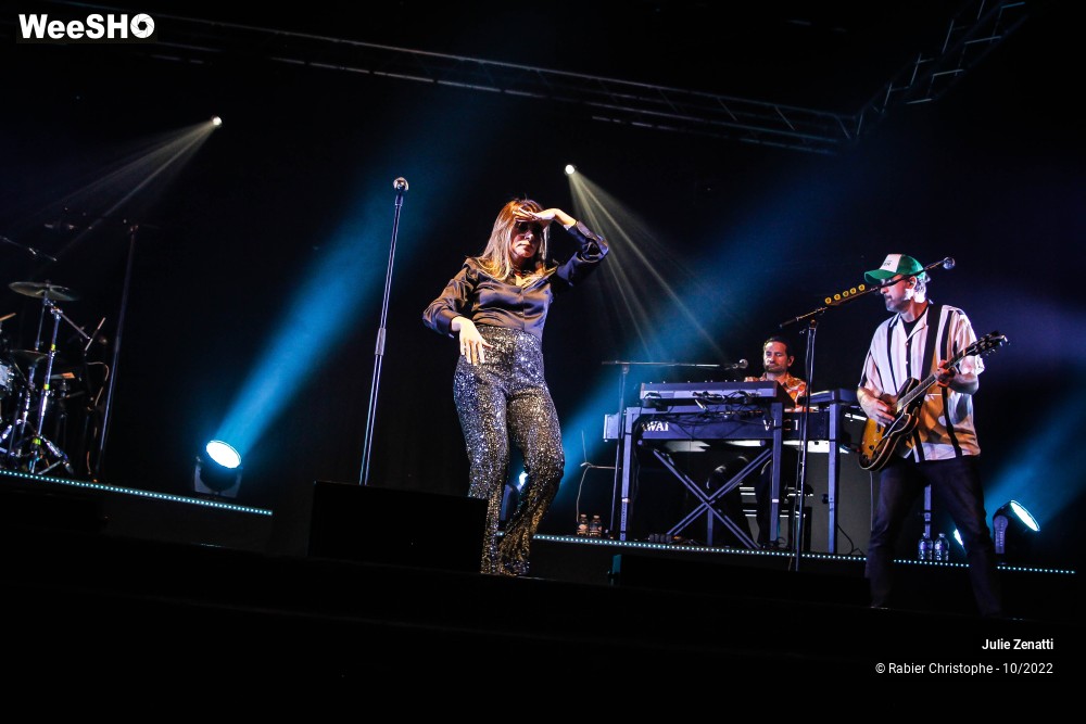 17/47 photos du spectacle Julie Zenatti