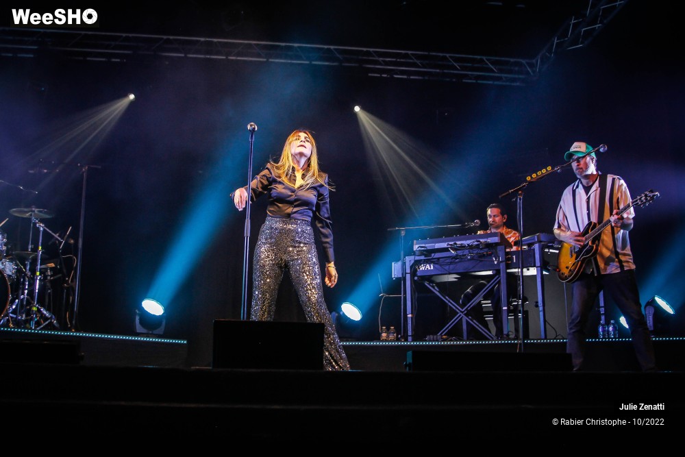 18/47 photos du spectacle Julie Zenatti