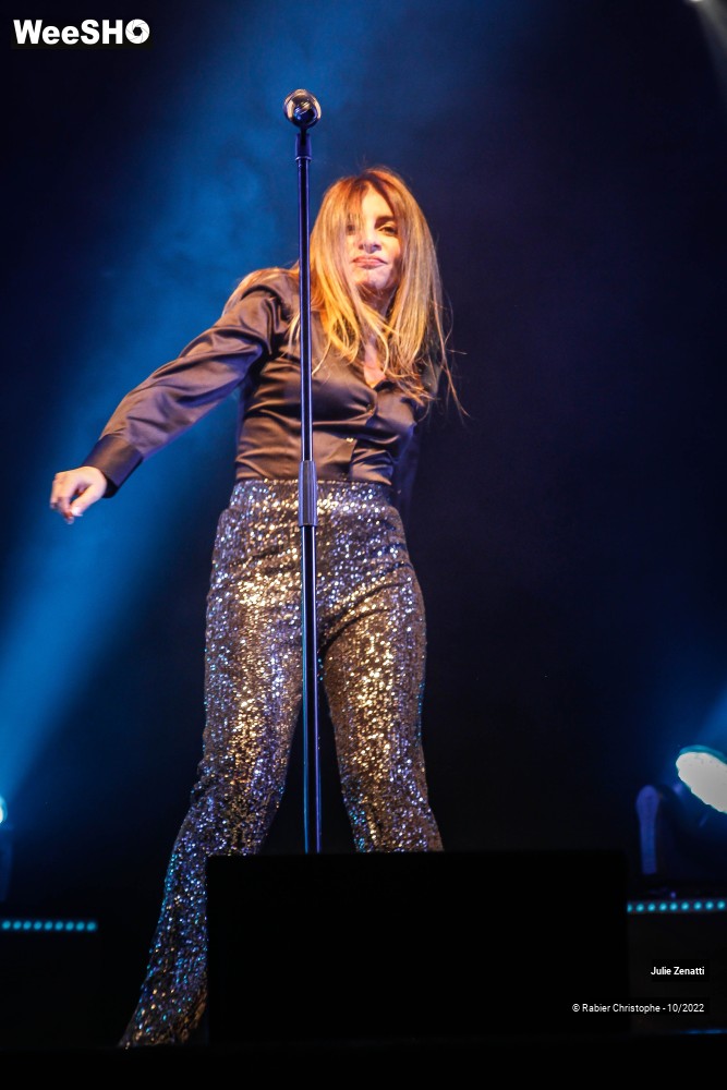 19/47 photos du spectacle Julie Zenatti