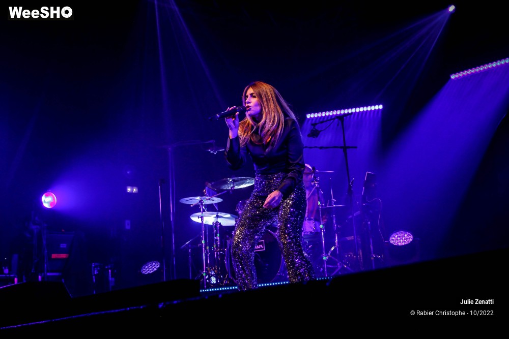 43/47 photos du spectacle Julie Zenatti