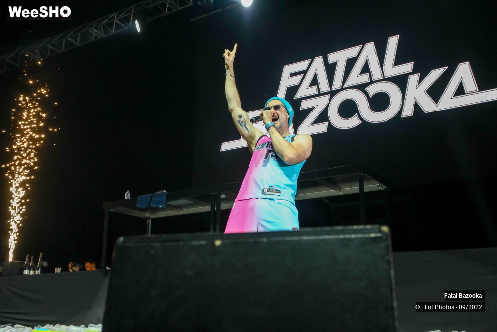 76/89 photos du spectacle Fatal Bazooka