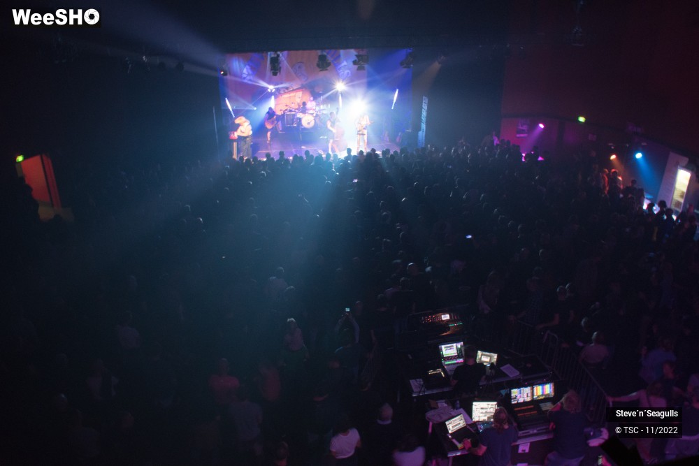 16/18 photos du spectacle Lion Tamer Tour