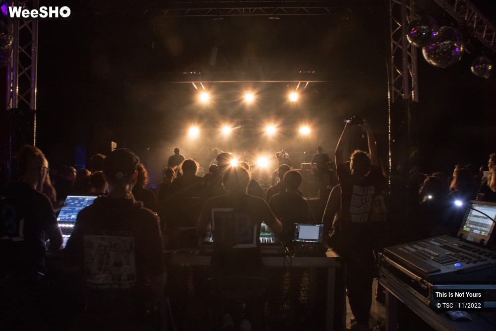 8/9 photos du spectacle This is Not Yours