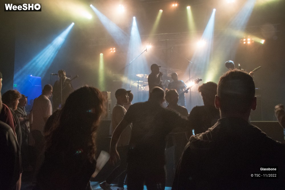 10/11 photos du spectacle Glassbone