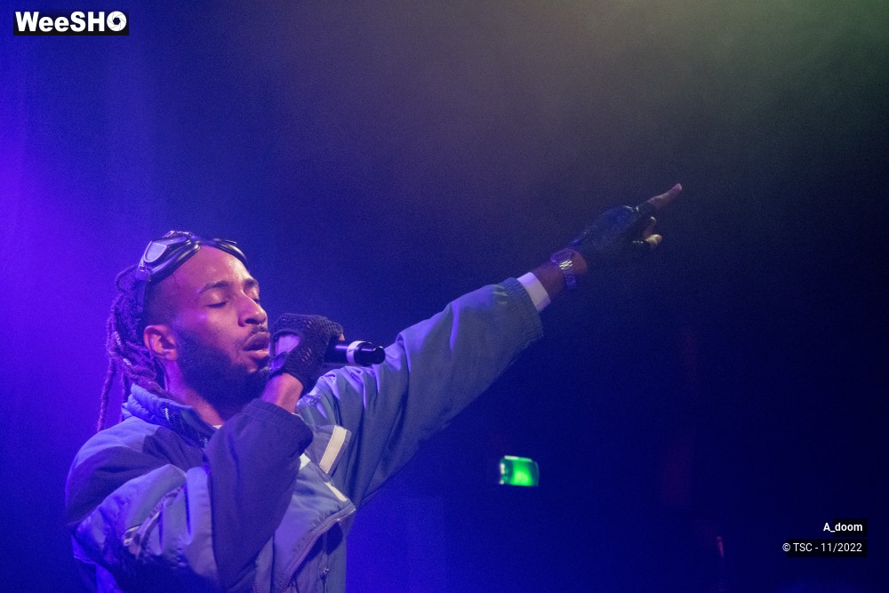 3/7 photos du spectacle A_doom