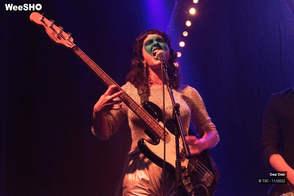 2/11 photos du spectacle Dear Deer