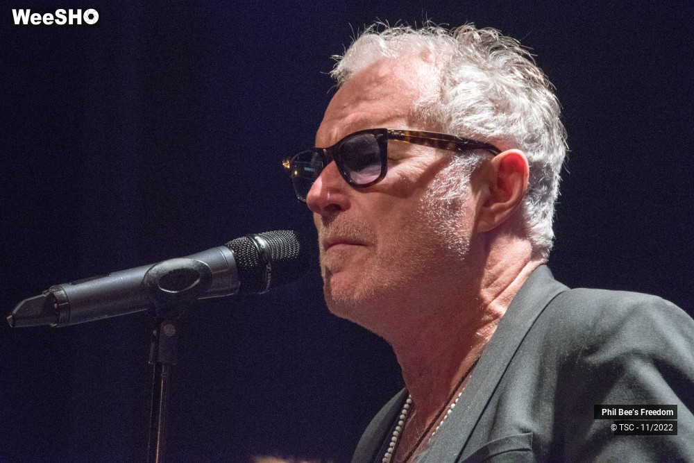 1/22 photos du spectacle Phil Bee