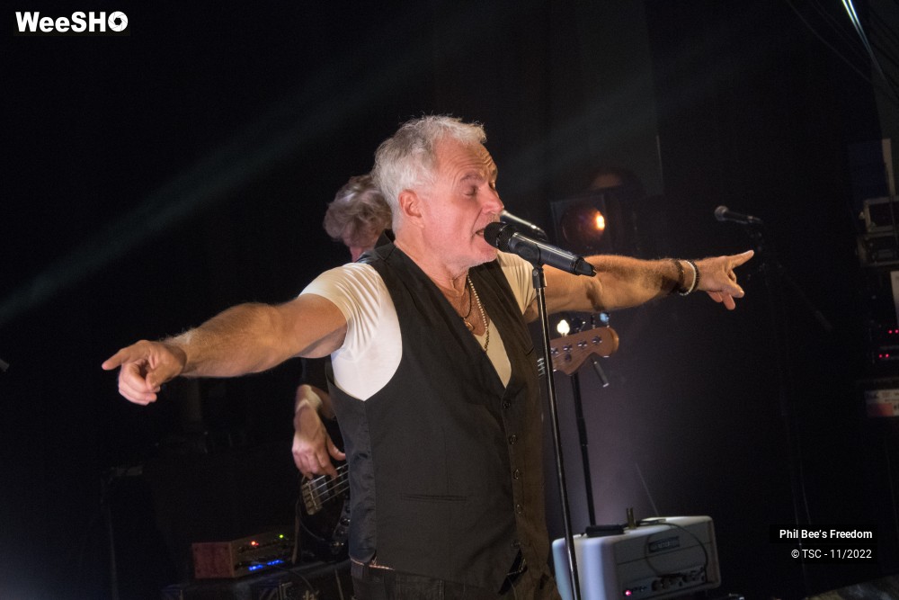 8/22 photos du spectacle Phil Bee