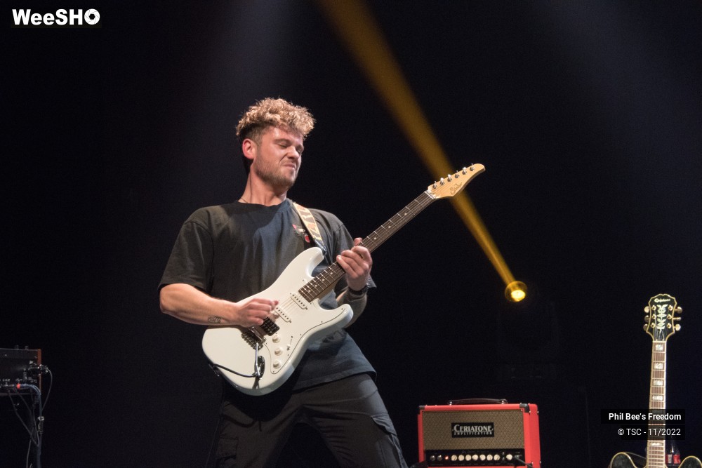 9/22 photos du spectacle Phil Bee