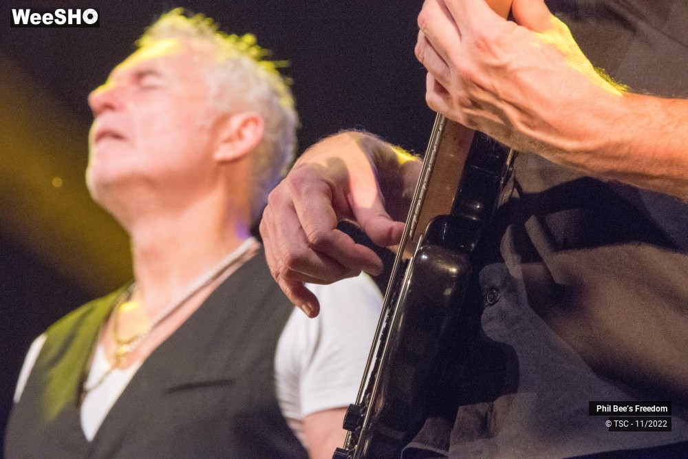 19/22 photos du spectacle Phil Bee