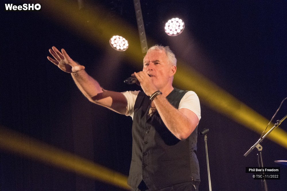 21/22 photos du spectacle Phil Bee