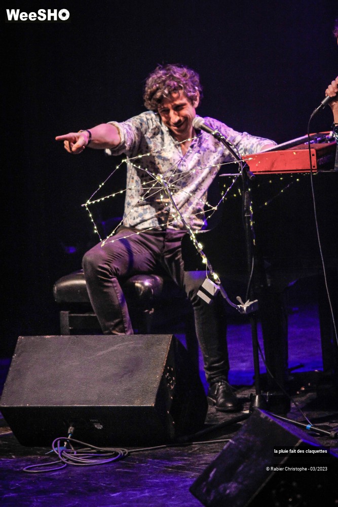 7/38 photos du spectacle La pluie fait des claquettes