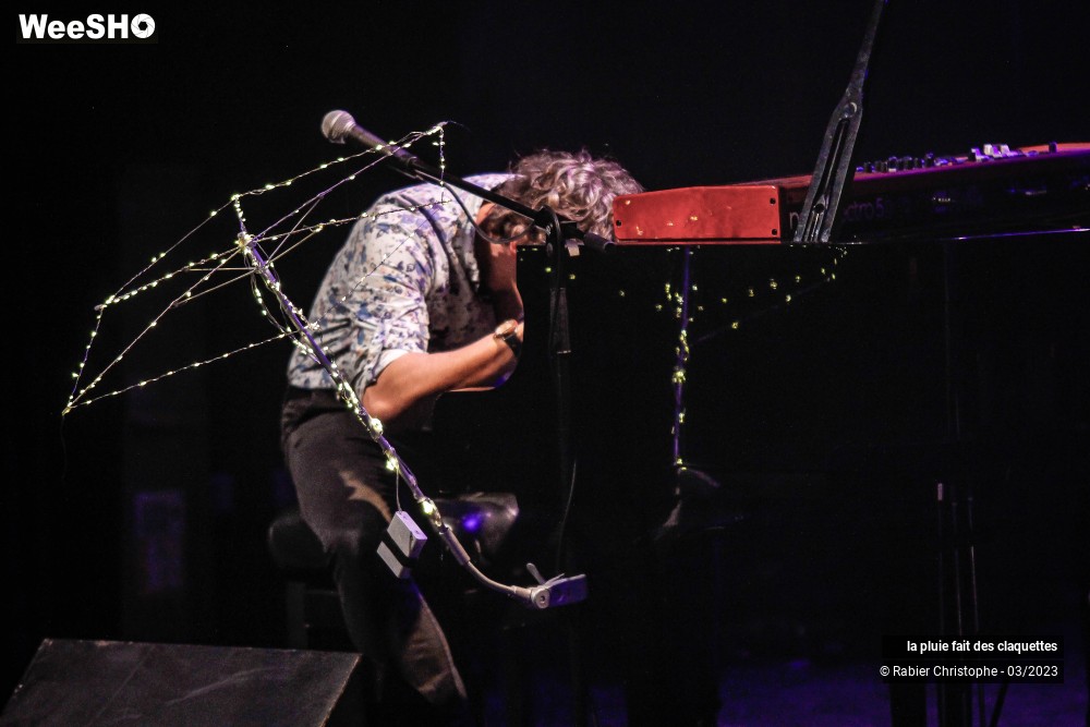 8/38 photos du spectacle La pluie fait des claquettes