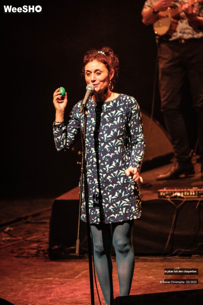 18/38 photos du spectacle La pluie fait des claquettes