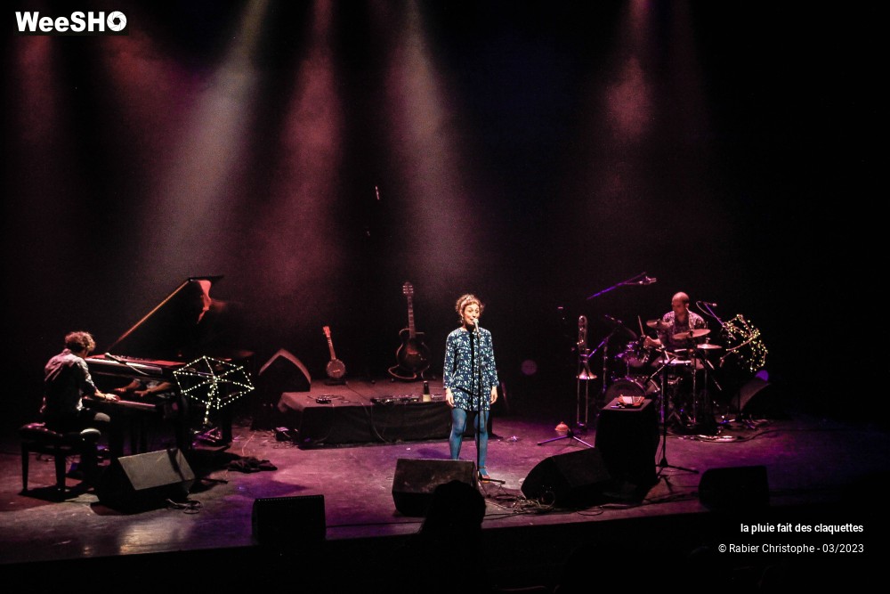 25/38 photos du spectacle La pluie fait des claquettes