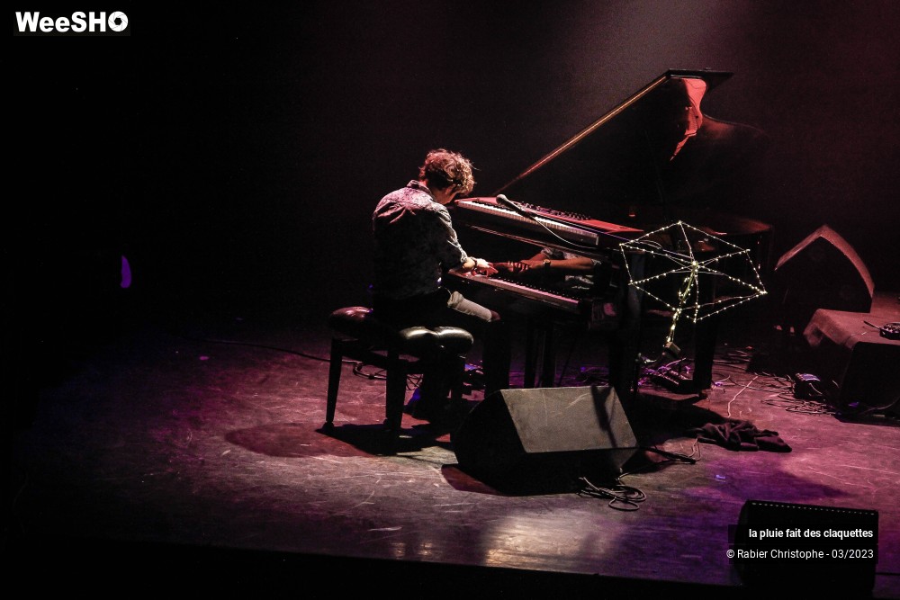27/38 photos du spectacle La pluie fait des claquettes