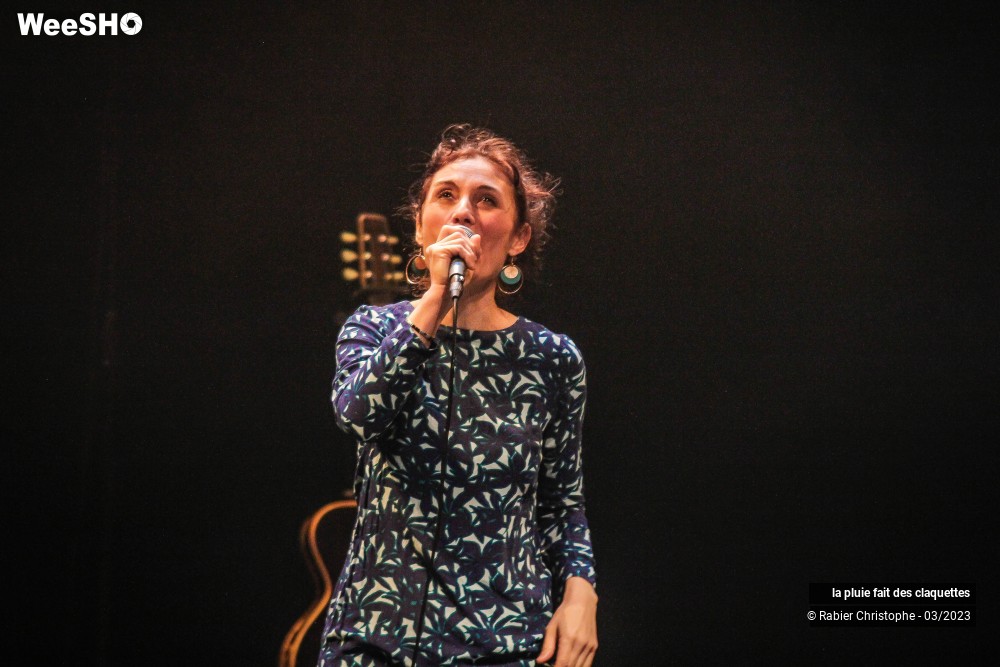 33/38 photos du spectacle La pluie fait des claquettes