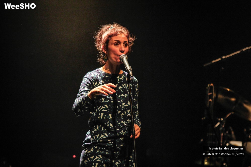 35/38 photos du spectacle La pluie fait des claquettes