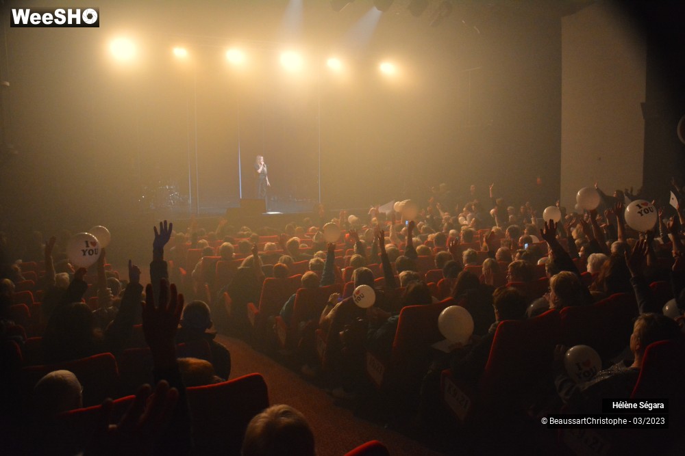 3/37 photos du spectacle Hélène Ségara