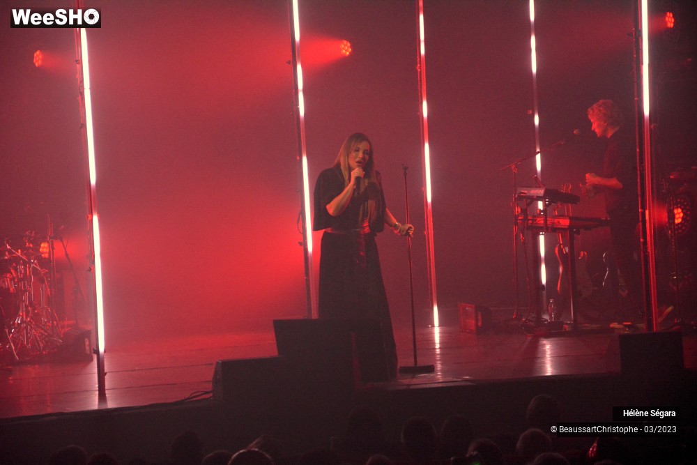 5/37 photos du spectacle Hélène Ségara