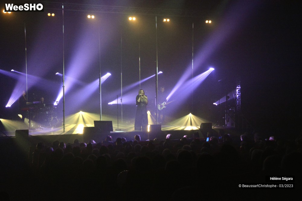 8/37 photos du spectacle Hélène Ségara