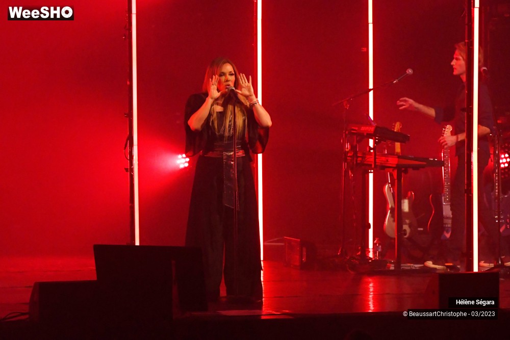 20/37 photos du spectacle Hélène Ségara