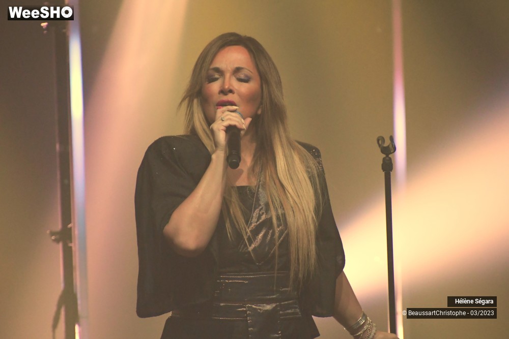 27/37 photos du spectacle Hélène Ségara