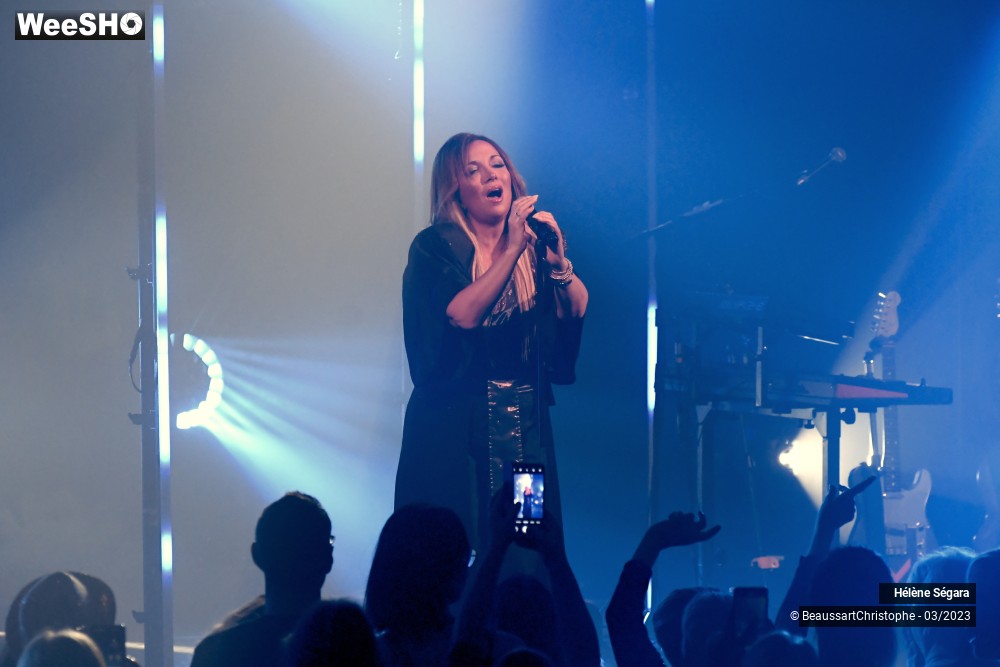34/37 photos du spectacle Hélène Ségara