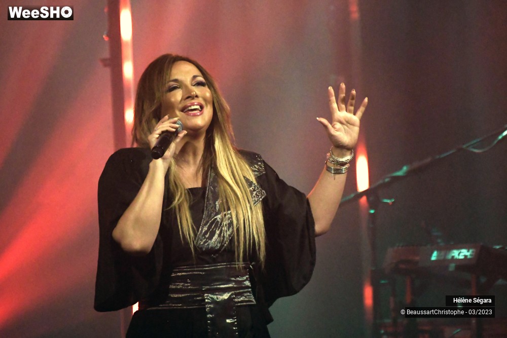 37/37 photos du spectacle Hélène Ségara