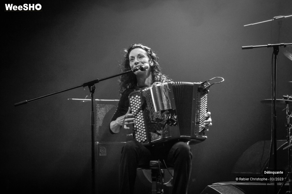 8/48 photos du spectacle Délinquante