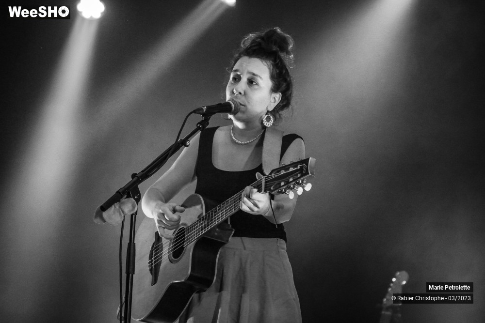 14/23 photos du spectacle Marie Petrolette