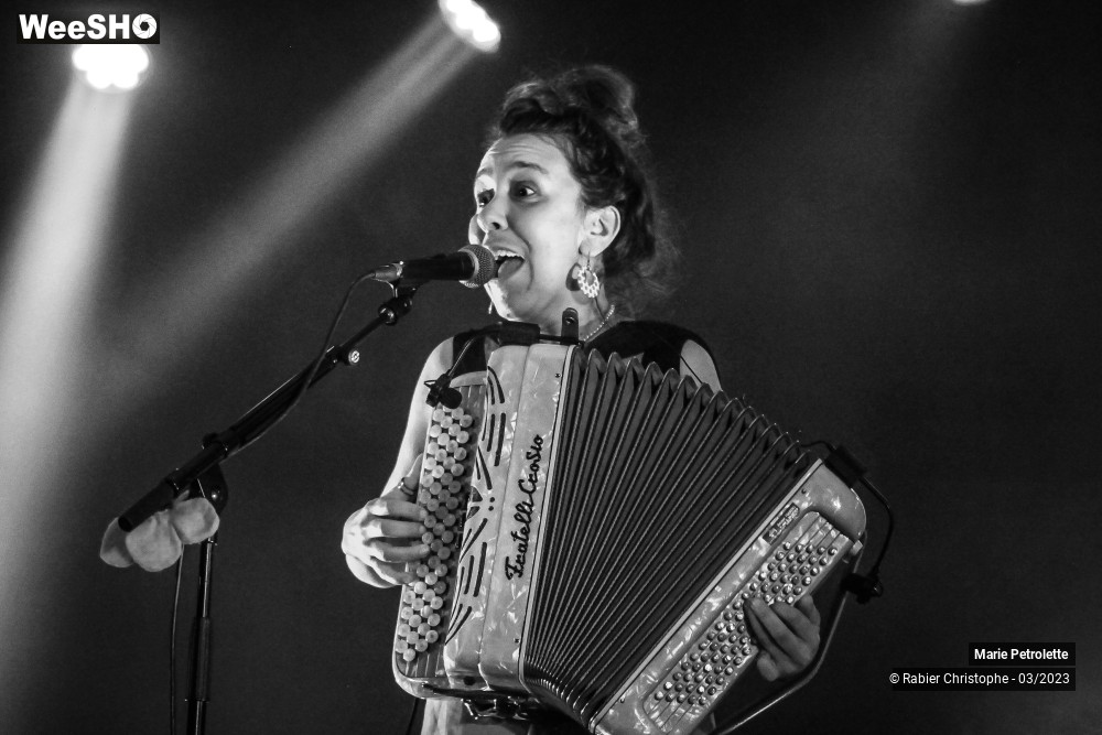 17/23 photos du spectacle Marie Petrolette