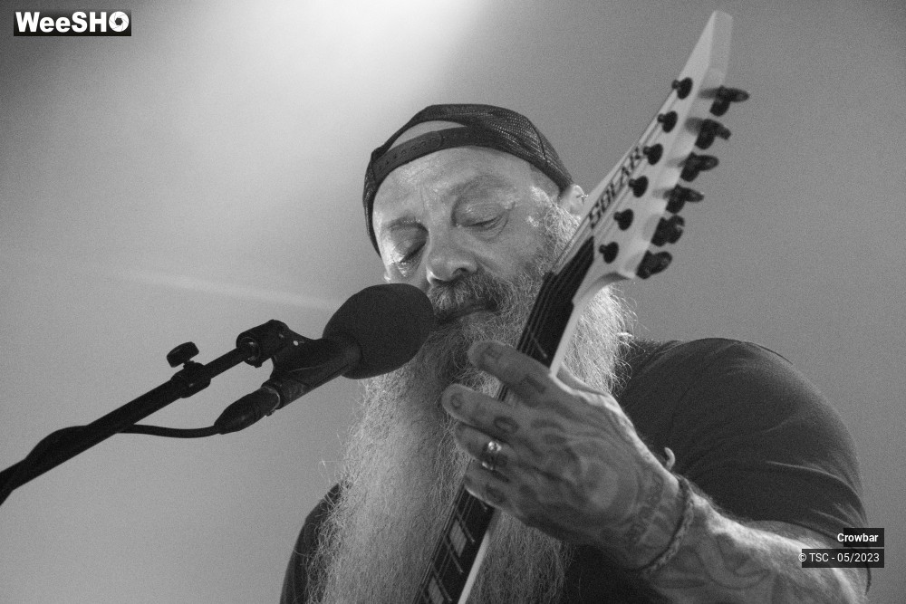 3/5 photos du spectacle Crowbar